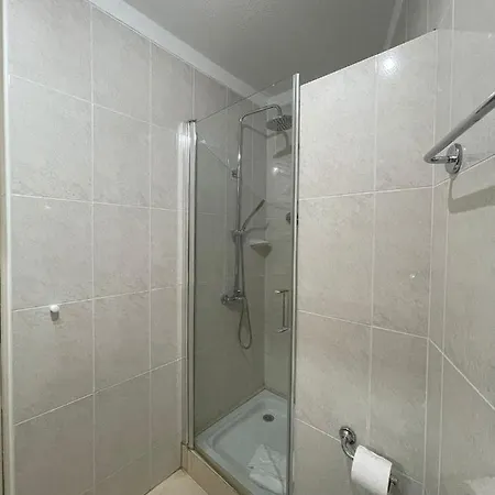 Few Steps From Golden Mile In Americas 아로나