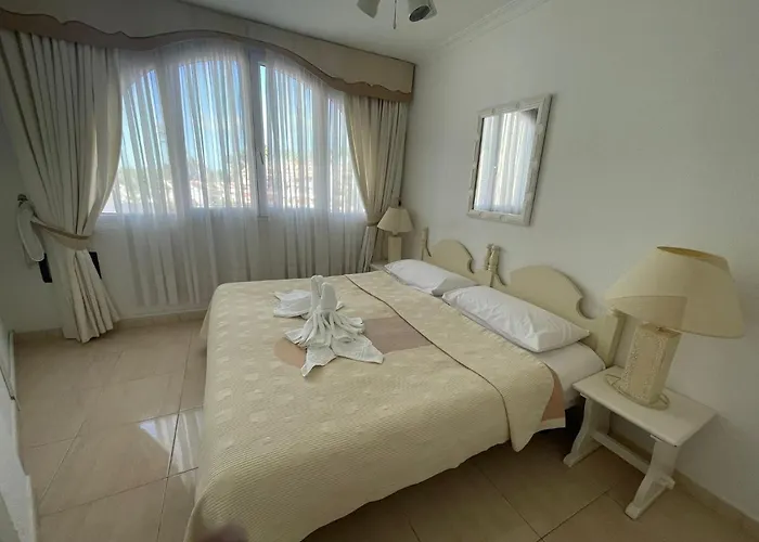 Few Steps From Golden Mile In Americas