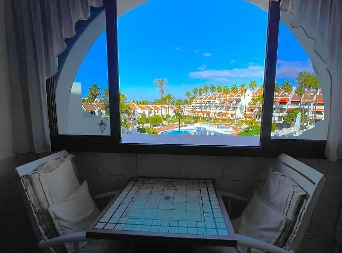 Few Steps From Golden Mile In Americas 아로나